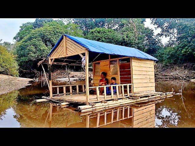 camping hujan deras - bermalam di rumah rakit