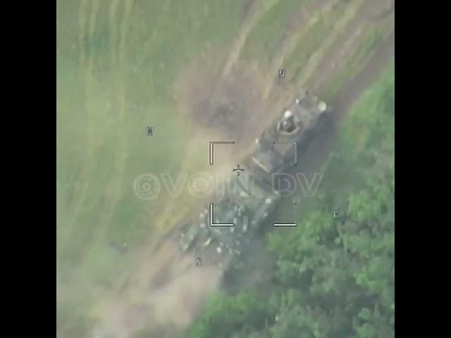 tank ran into an American MRAP MaxxPro at the Vremevsky ledge after being hit by the Lancet 