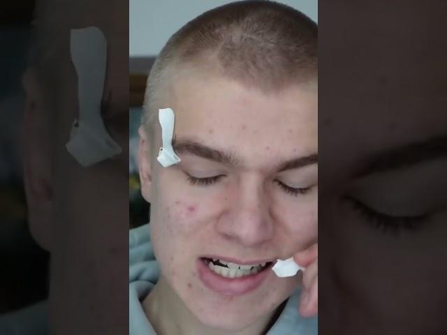 How to slit your eyebrow: tutorial