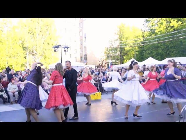 Пластиночка в Звездном Городке. Танцуют все и Алексей Петрухин с ними !!!