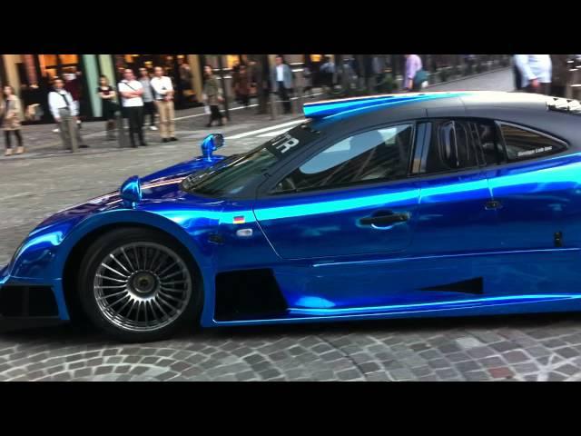 Insanely loud blue chrome Mercedes CLK-GTR in Tokyo (Turn volume MAX!!)