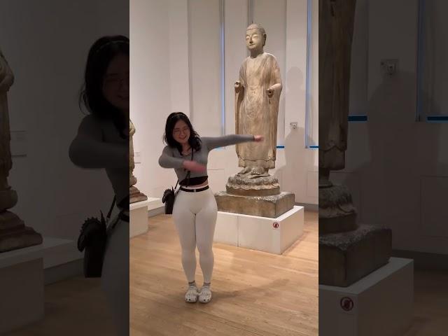 Big booty korean gf goes to the museum 