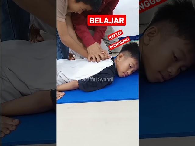 BELAJAR KRETEK PUNGGUNG #shorts #chiropractic #masterchrisleong #beemzaryo #graffitisyahril