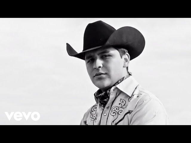 Christian Nodal - De Los Besos Que Te Di (Video Oficial)