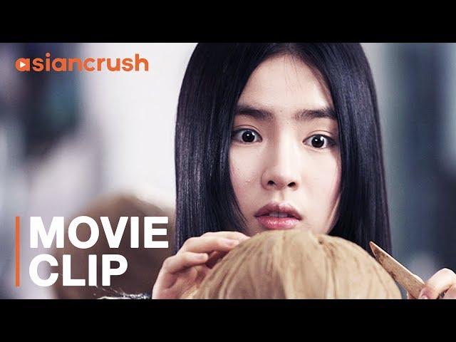 Korean teen's plastic surgery takes a terrifying turn | Clip from Korean horror movie 'Cinderella'