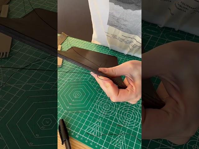 Кошелек из натуральной кожи  #натуральнаякожа#залипательноевидео#мастер#chill#кожевник#ручная