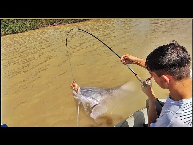 SE CAE DE LA EMBARCACIÓN Y MIRA LO QUE PASO DESPUÉS!! .    Pescón y Aventura en Mazaruca. Parte 2