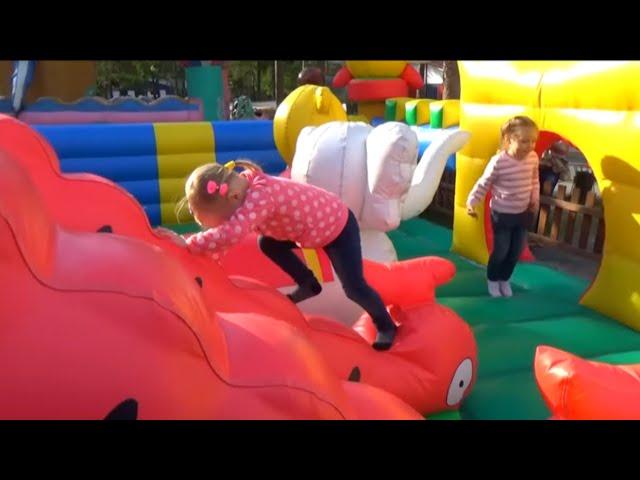 Алиса в парке развлечений Челябинск!! Alice plays in the Park with your favorite toys for children