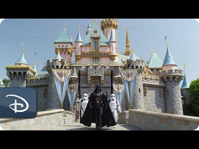 Darth Vader goes to Disneyland | Star Tours | Star Wars