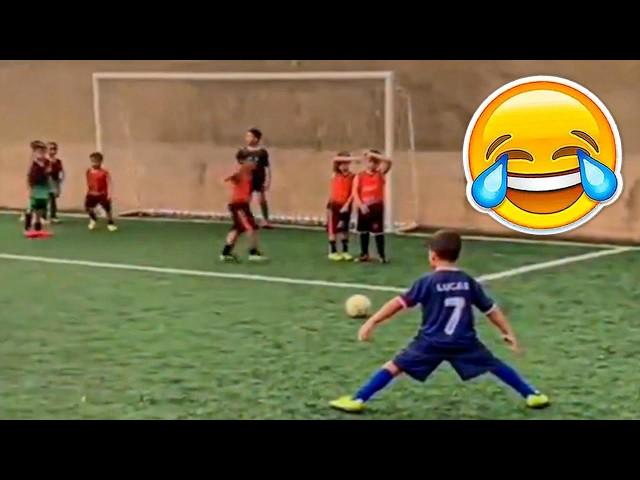 Kids in Football - Fails, Skills & Goals