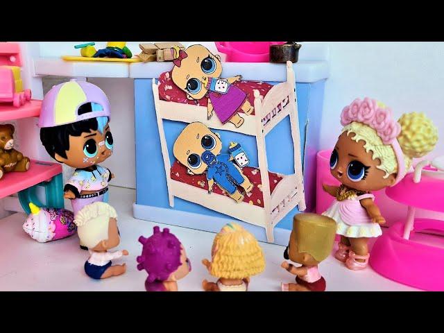 ARE THEY PAPER?!  Brand new baby dolls in kindergarten LOL LOL surprise. Funny cartoons Darinelka