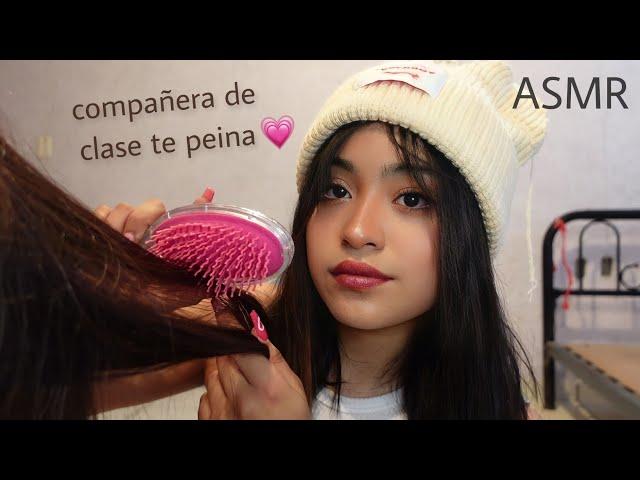 ASMR la chica de atrás juega con tu cabello en clase 