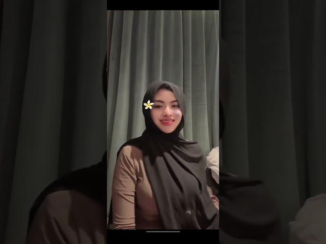 Nadyavitt Check In Bareng Ayang