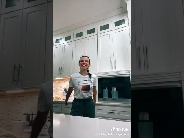 Millie bobby brown Tiktok with Noah schnapp #tiktok