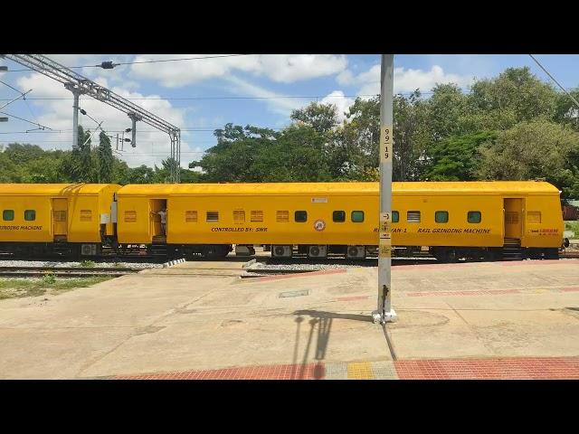 Yellow Train | Arriving Hindupur | INDIAN RAILWAYS