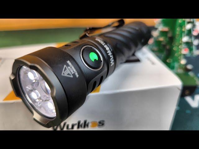 Flashlight WURKKOS TS26S 5000mA with original design, review and test.