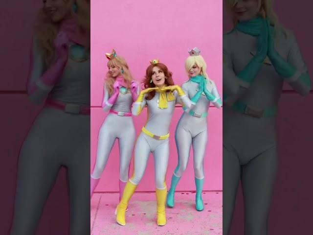 Banana shake dance  - Peach, Daisy, and Rosalina cosplay 