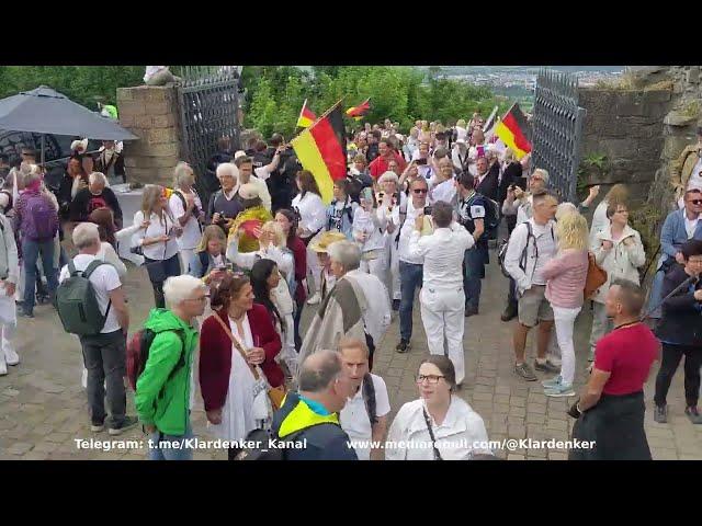 Hambacher Fest für Demokratie - Marsch durch die Hambacher Schlosspforte - Neustadt a.d.W. 28.05.22