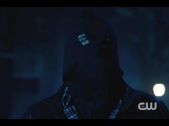 Riverdale 2×21 HAL COOPER IS THE BLACK HOOD