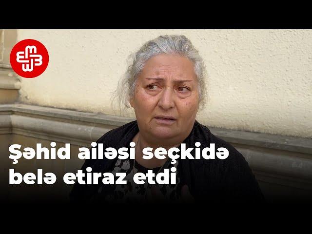 Şəhid anası seçki məntəqəsində etiraz edir