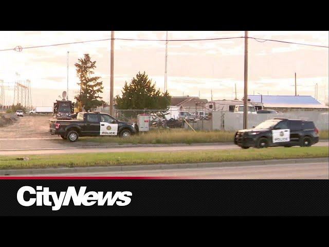 Heavy police presence as officers search industrial lot in SE Calgary