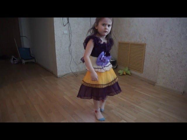Ребенок "пересмотрел" танцы на тнт
