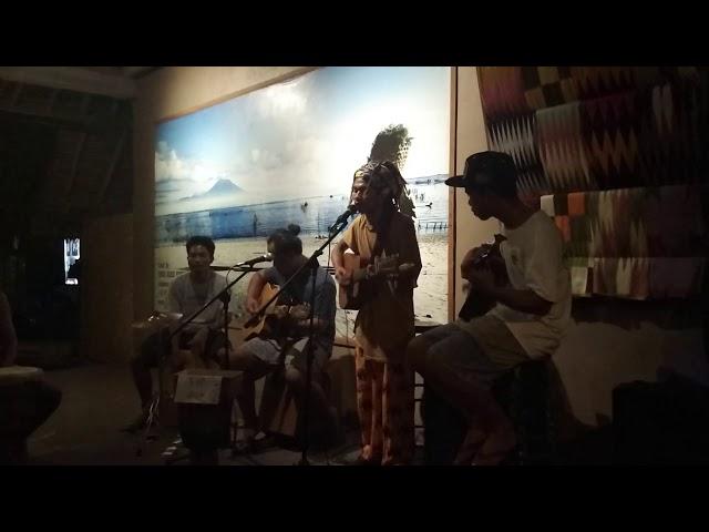 Penida Colada, Nusa Penida, Bali - local band playing Talking To The Moon