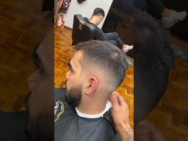 Como Fazer Degrade Mid fade. #barbearia #degrade #barbeirosbrasil #barbeirosiniciantes #eptsyzrdgt