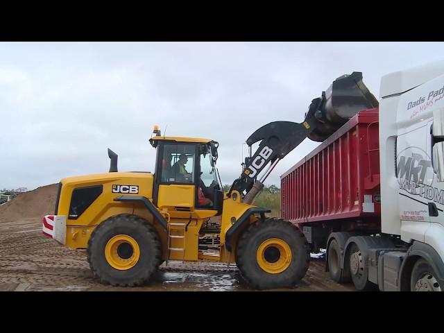 JCB 457 Wheel Loader Shovel in the Quarry