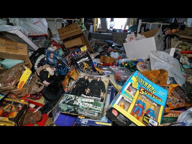 Abandoned Home of a Toy Store Owner - 60 years of unopened toys left behind!