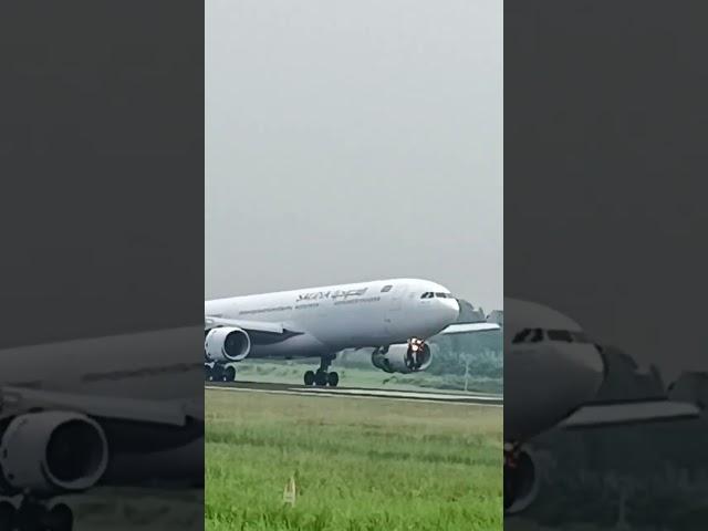 CLOSE UP | Saudia Airlines A330-300 Landing #shorts