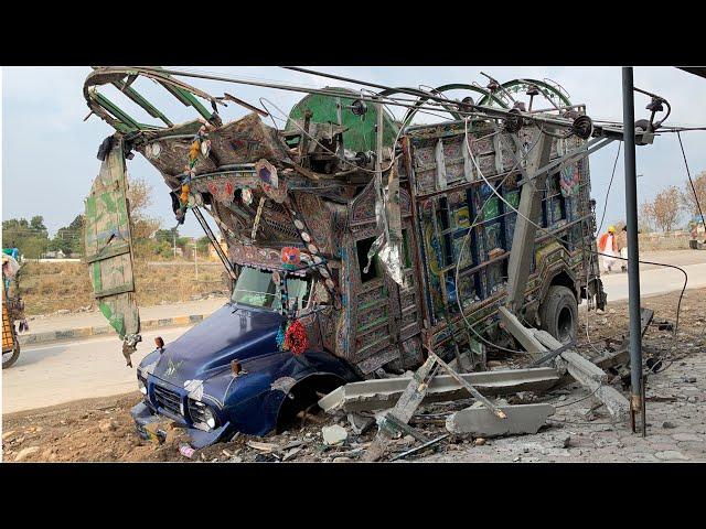 Shocking Accident! Overloaded Truck Front End Destroyed by Power Lines – Expert Mechanic Restores It