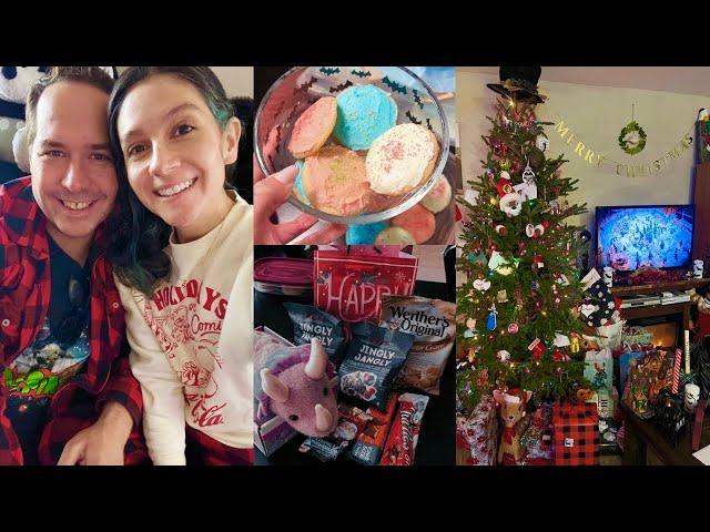 VLOGMAS FINALE! Day 24 & 25! Surprise Christmas Gifts & Tons of Baking! Best Holiday Ever!