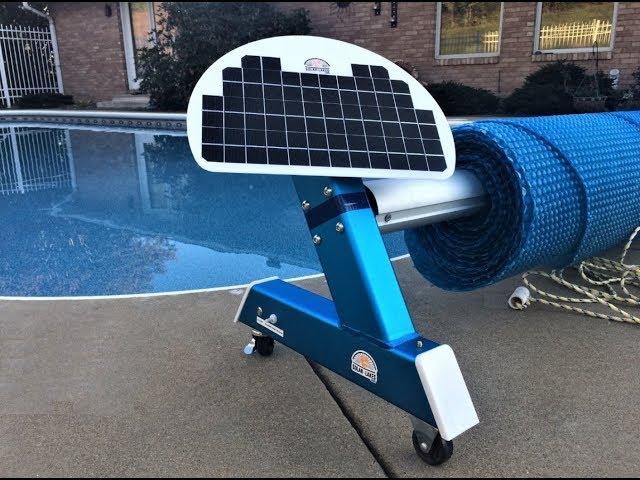 Automatic, remote controlled, battery powered solar blanket cover pool reel roller - on wheels