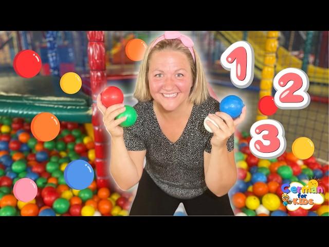 Riesenrutschen und Hüpfburgen: Unser Tag im Indoor-Spielplatz | Farben und Zahlen für Kinder