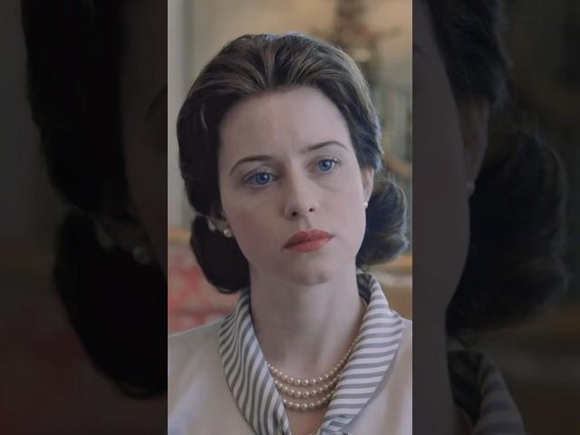 The Crown S02: A Silent Observer - Queen Elizabeth II, Claire Foy