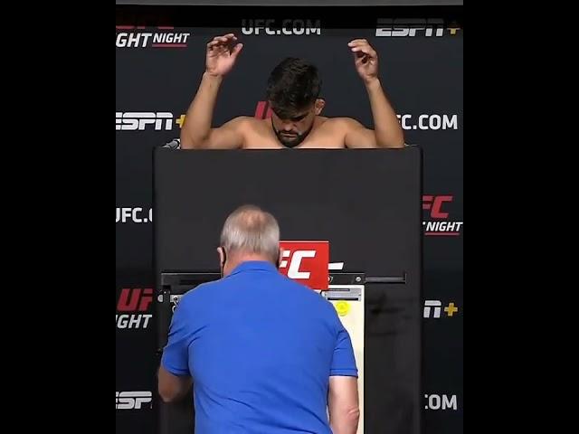 Jarred Cannonier vs Kelvin Gastelum weigh in and face off