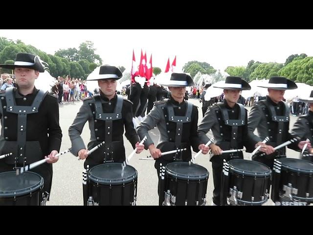 Барабанщики Top Secret Drum Corps