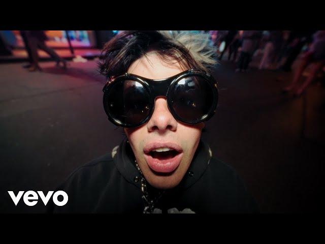 YUNGBLUD - Lowlife (Drunk Video)