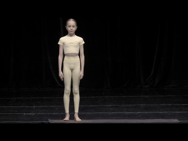 "Meditation". Modern dance. 9-10 years old.