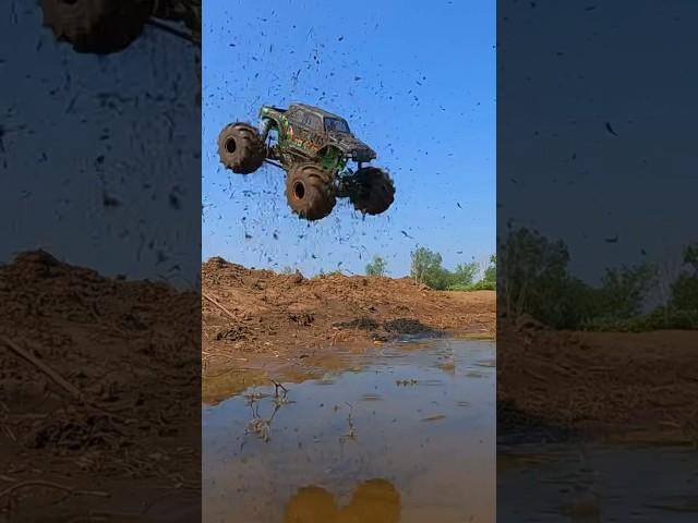 Mud Flinging! #monstertruck #MonsterJam #Jeep #GoPro #Losi #RC #mud