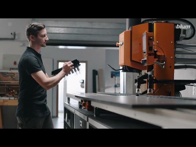 Blum MINIPRESS top with EASYSTICK – A new assembly machine generation