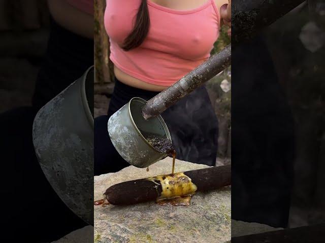 BEAUTIFUL WOMAN knows what she's doing #camping #survival #bushcraft #outdoors