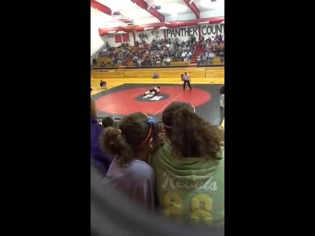Austin Bauer wrestling