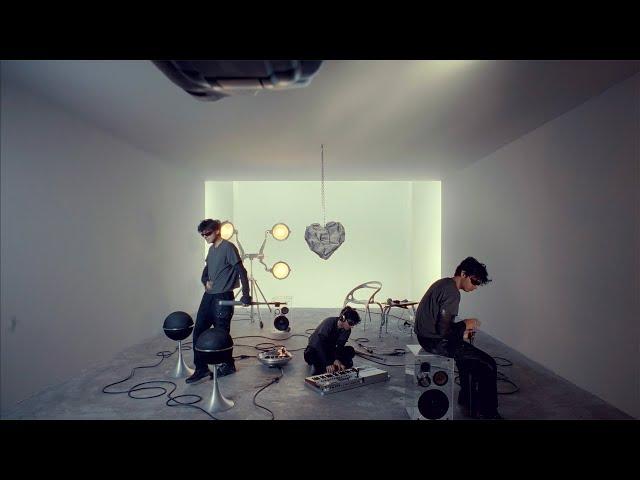 Mishaal Tamer - ITTY BITTY (Official Visualizer)