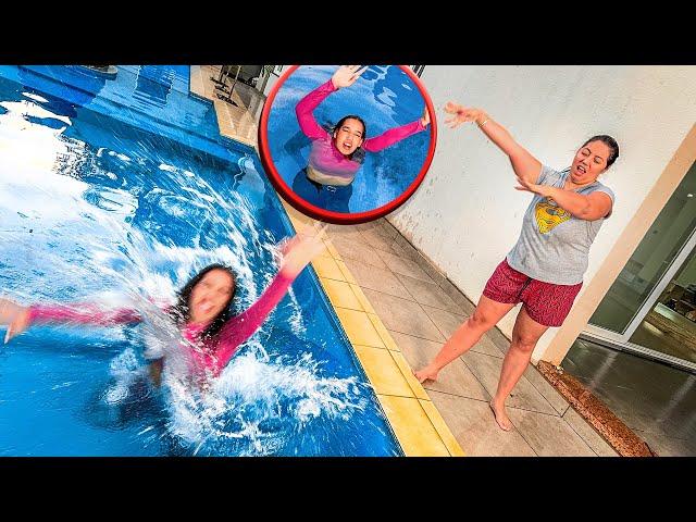 ME VINGUEI DA MEL  JOGANDO ELA NA PISCINA!