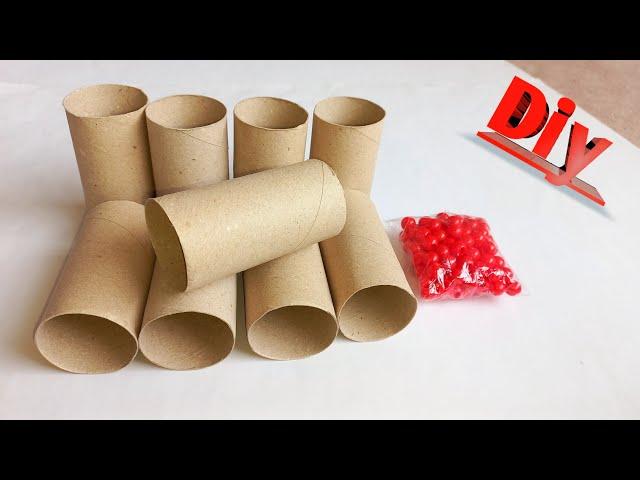 Wow super idea with beads and toilet paper rolls ! Great recycling idea - Christmas decor