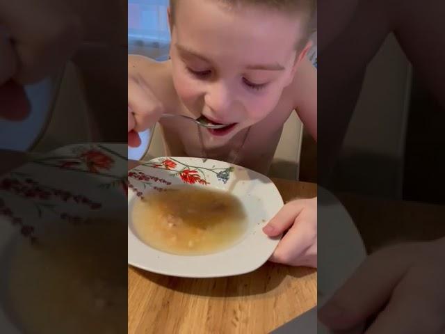 Приучаем ребёнка есть рыбу