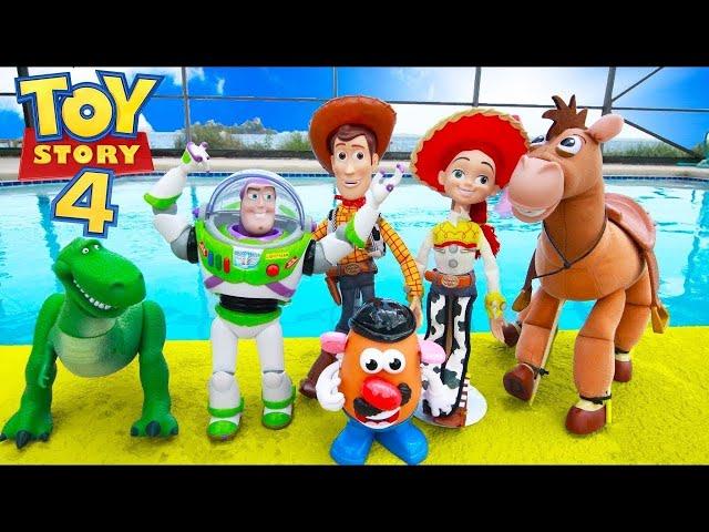 Toy Story 4 Friends Woody and Bo Peep Drive Super Fast Car