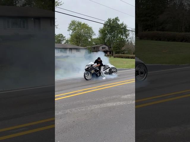 Stretched Hayabusa Does HUGE Burnout! #streetbike #hayabusa #stretchedbike